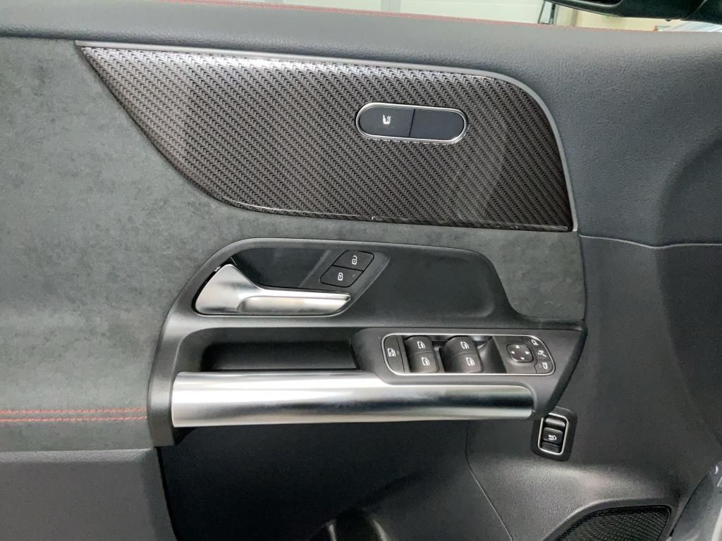 Mercedes-Benz B 220 2025