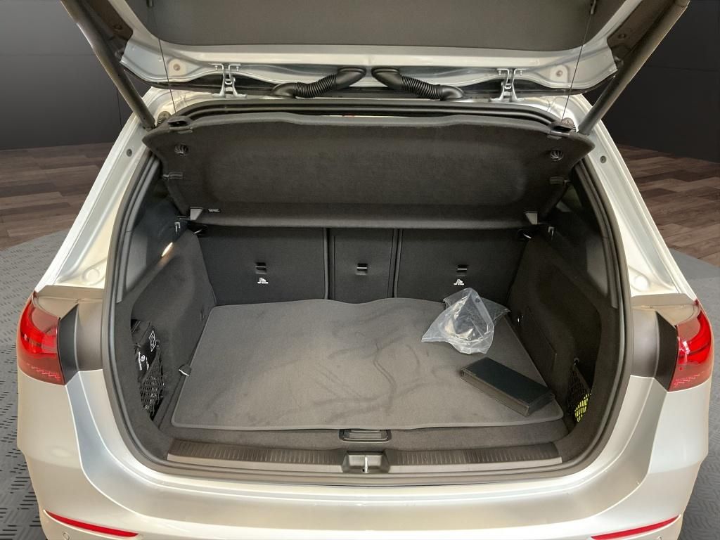 Mercedes-Benz B 220 2025