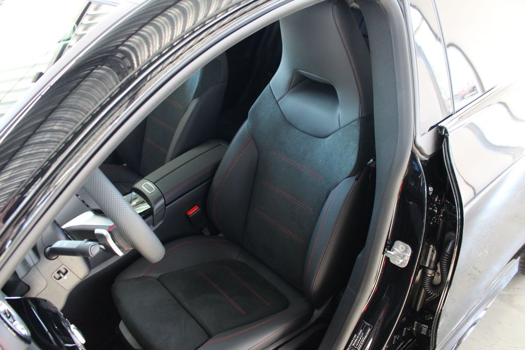 Mercedes-Benz CLA 200 2025