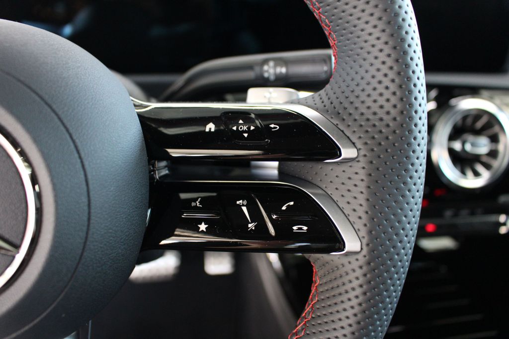 Mercedes-Benz CLA 200 2025