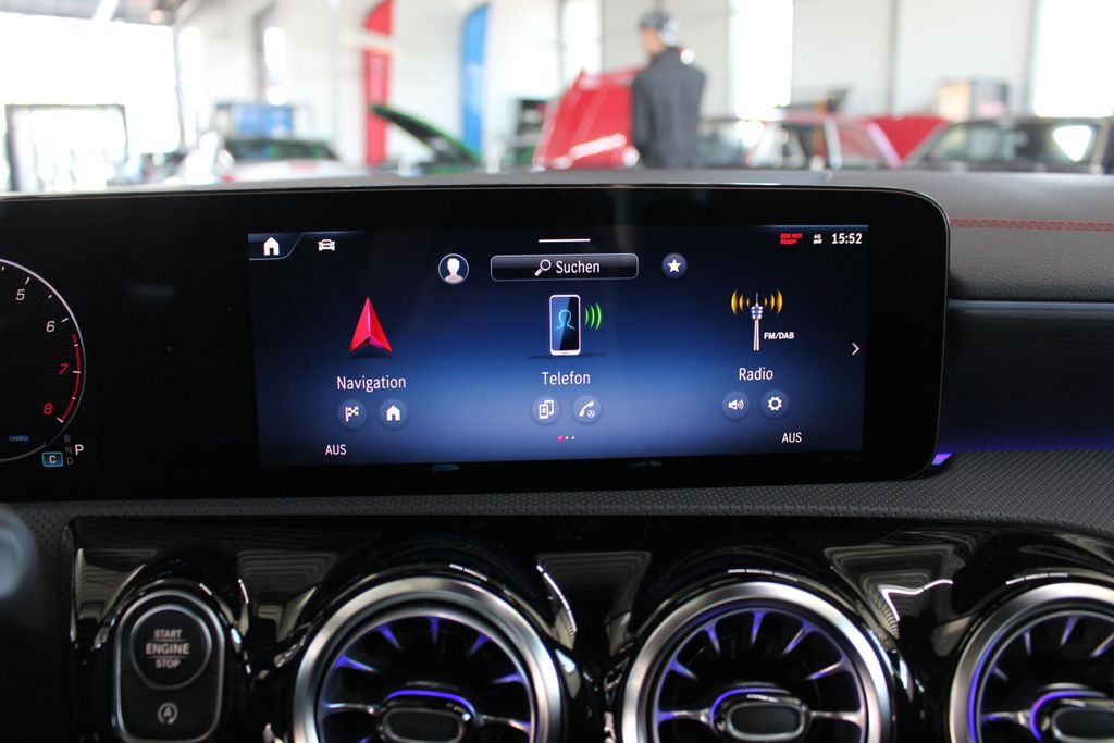 Mercedes-Benz CLA 200 2025