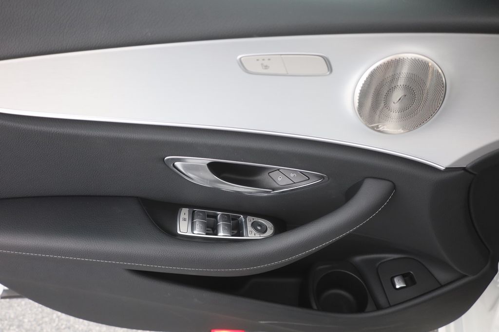 Mercedes-Benz E 300 2022