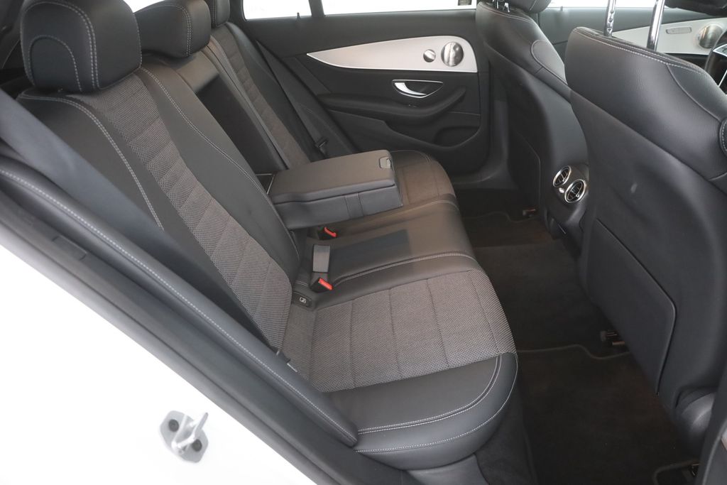 Mercedes-Benz E 300 2022