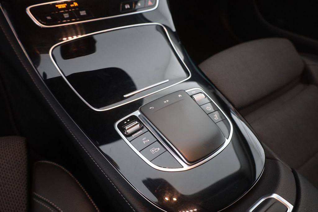 Mercedes-Benz E 300 2022