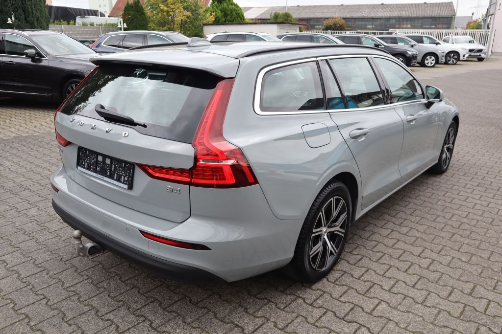 Volvo V60 2023
