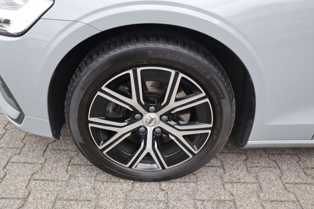 Volvo V60 2023