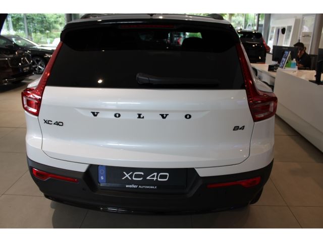 Volvo XC40 2025