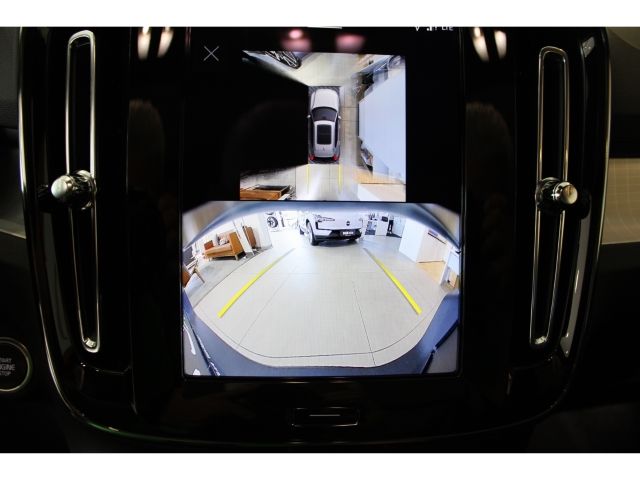 Volvo XC40 2025