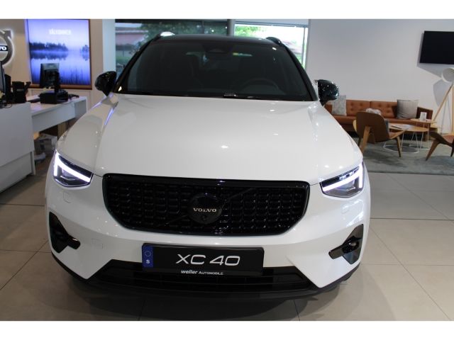 Volvo XC40 2025