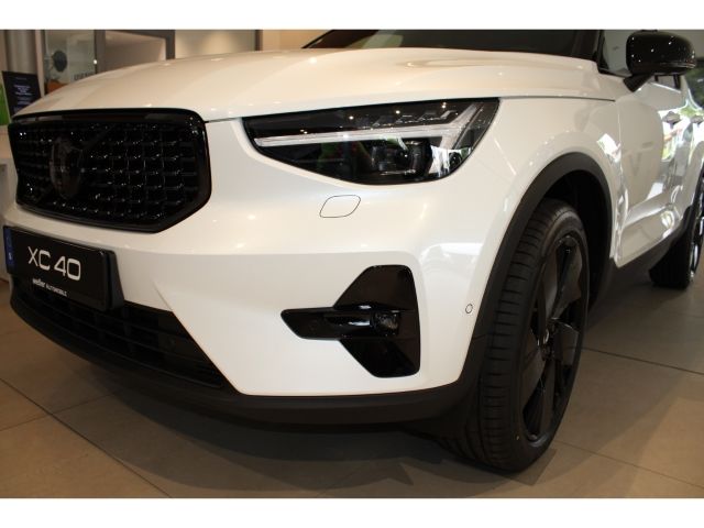 Volvo XC40 2025