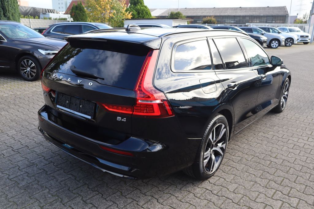 Volvo V60 2022