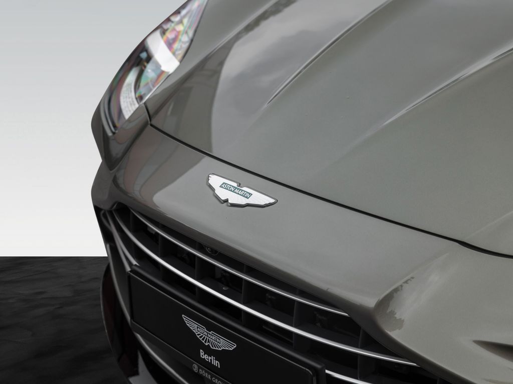 Aston Martin V8 Vantage 2025