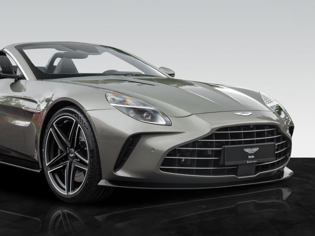 Aston Martin V8 Vantage 2025