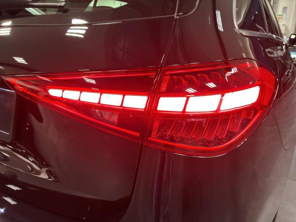 Mercedes-Benz C 300 2025