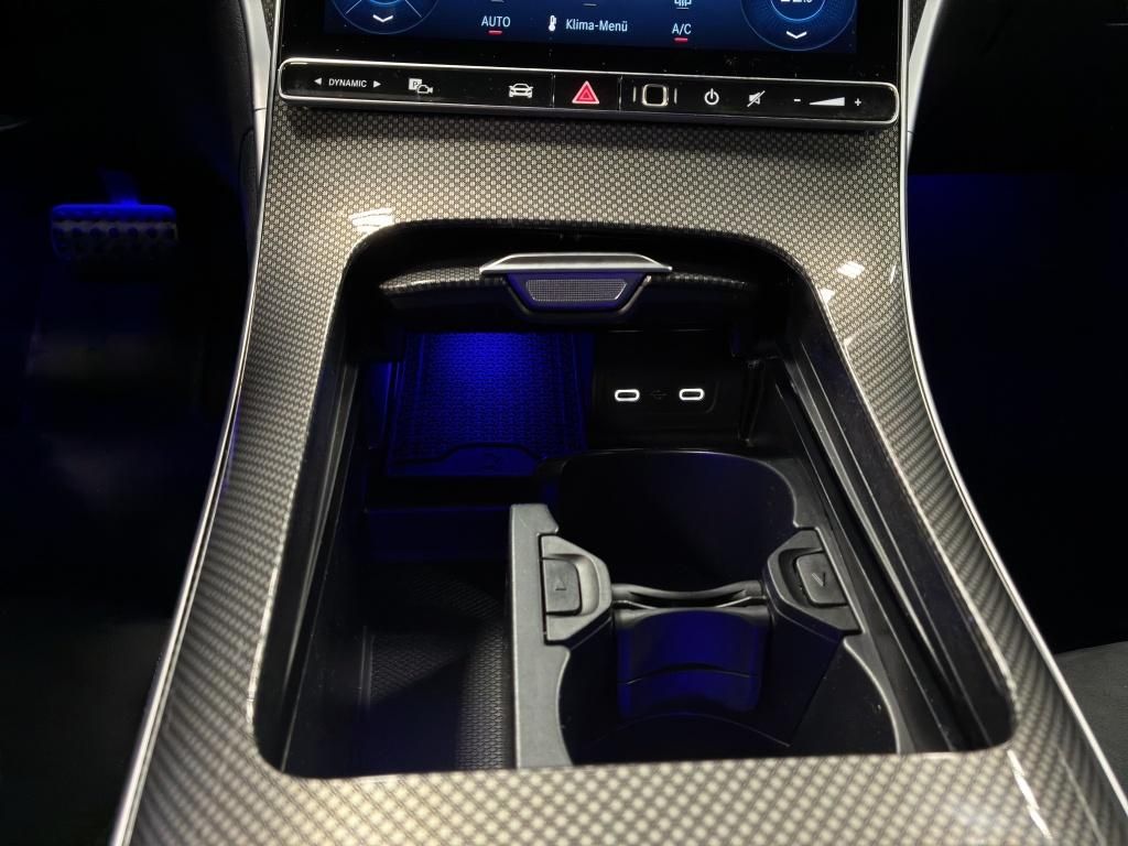 Mercedes-Benz C 300 2025