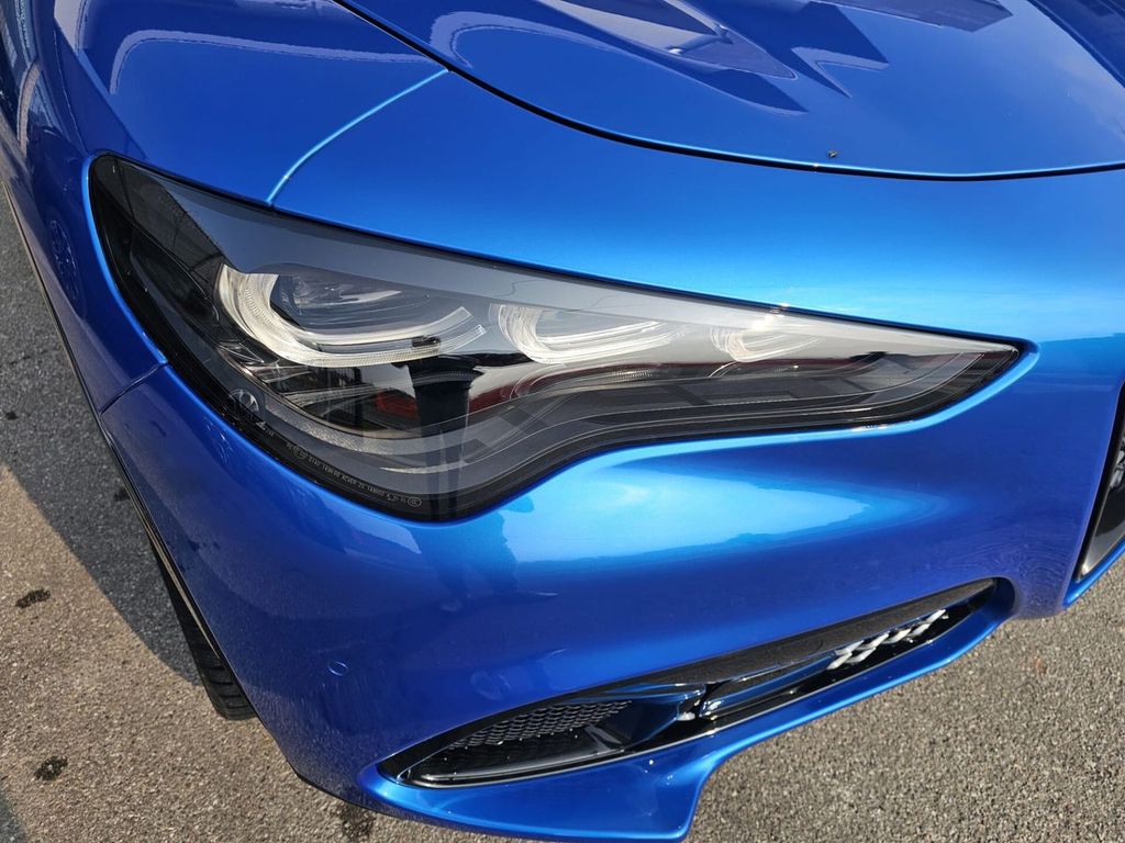 Alfa Romeo Stelvio 2023