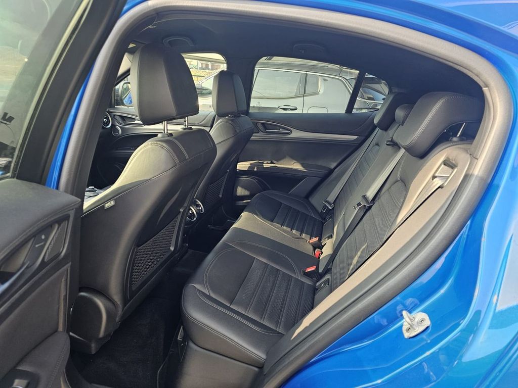 Alfa Romeo Stelvio 2023