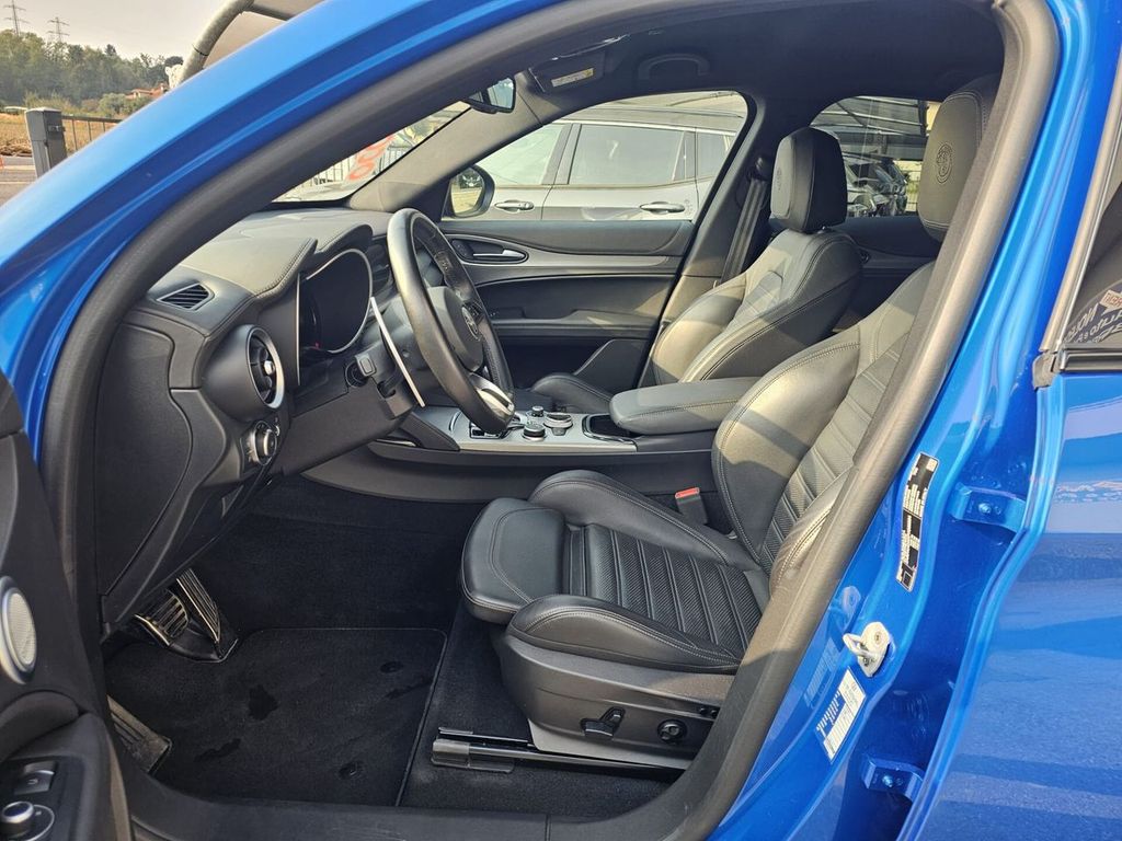 Alfa Romeo Stelvio 2023