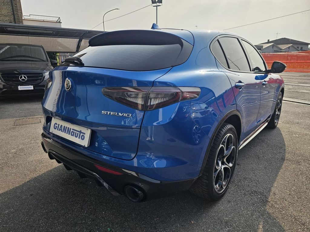 Alfa Romeo Stelvio 2023