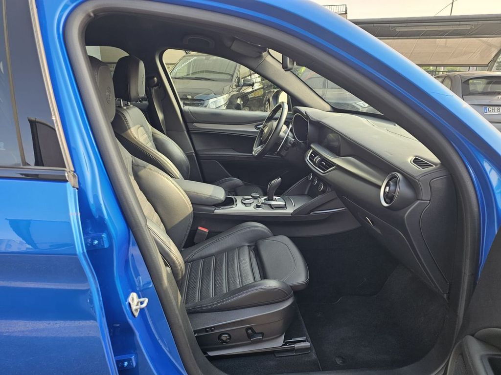 Alfa Romeo Stelvio 2023