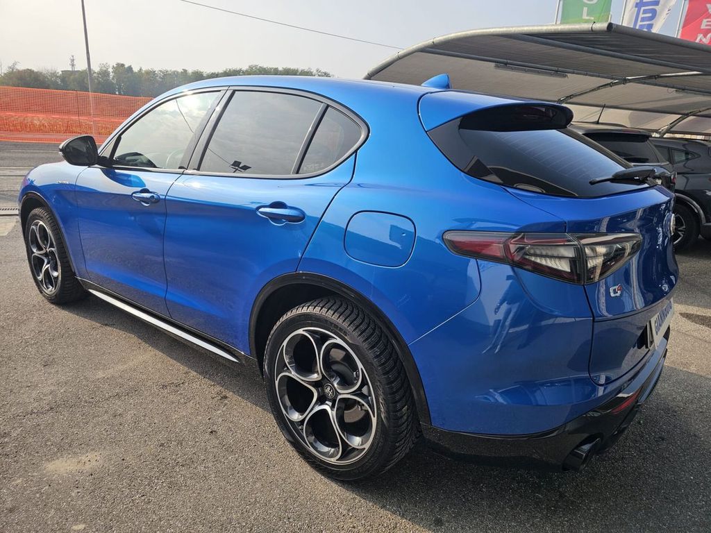 Alfa Romeo Stelvio 2023