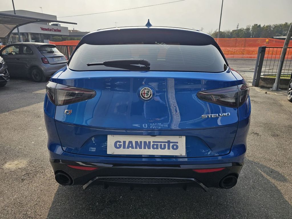 Alfa Romeo Stelvio 2023