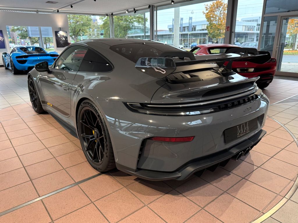Porsche 992 2025