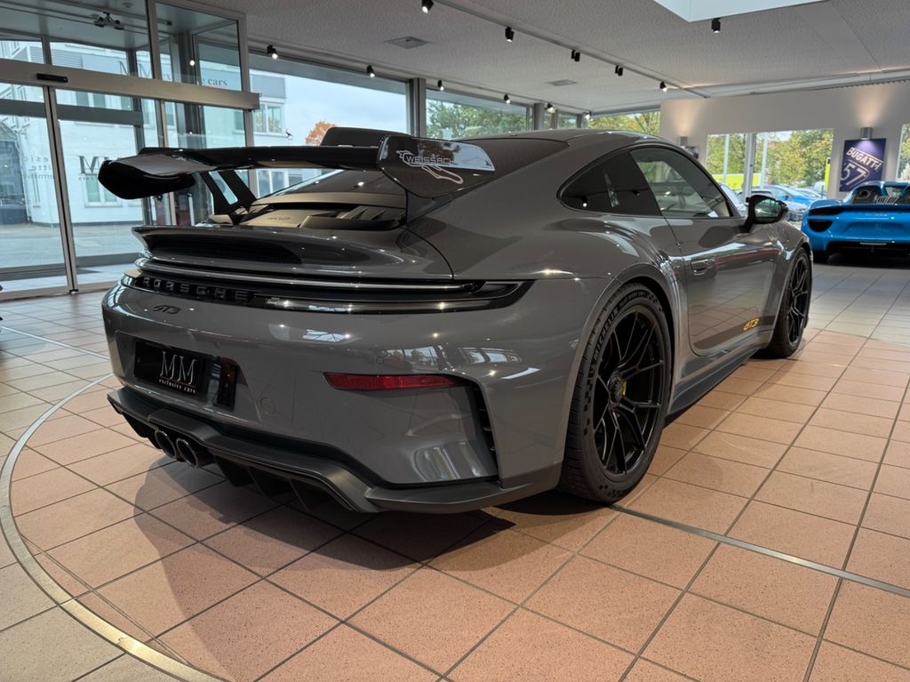 Porsche 992 2025