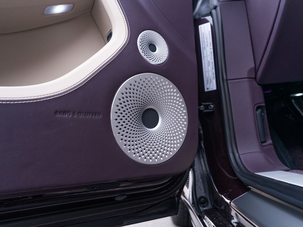 Bentley Continental GTC 2024