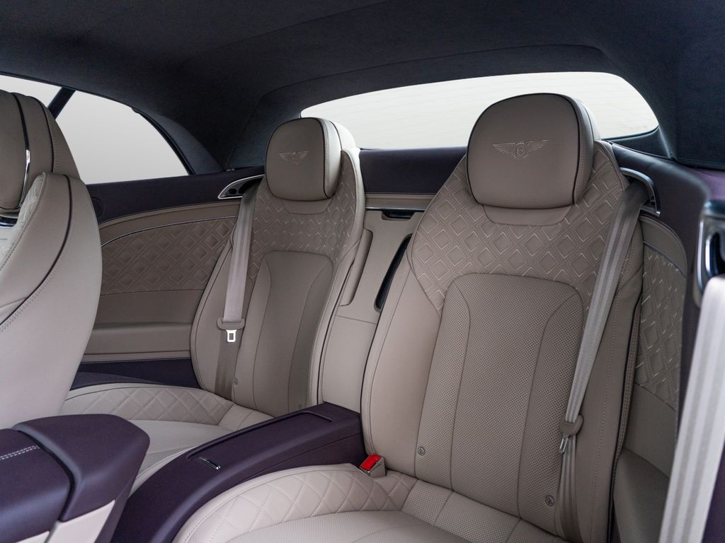 Bentley Continental GTC 2024