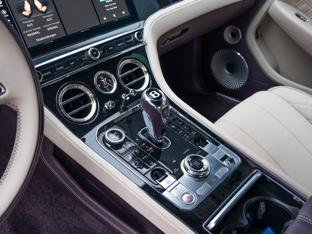 Bentley Continental GTC 2024