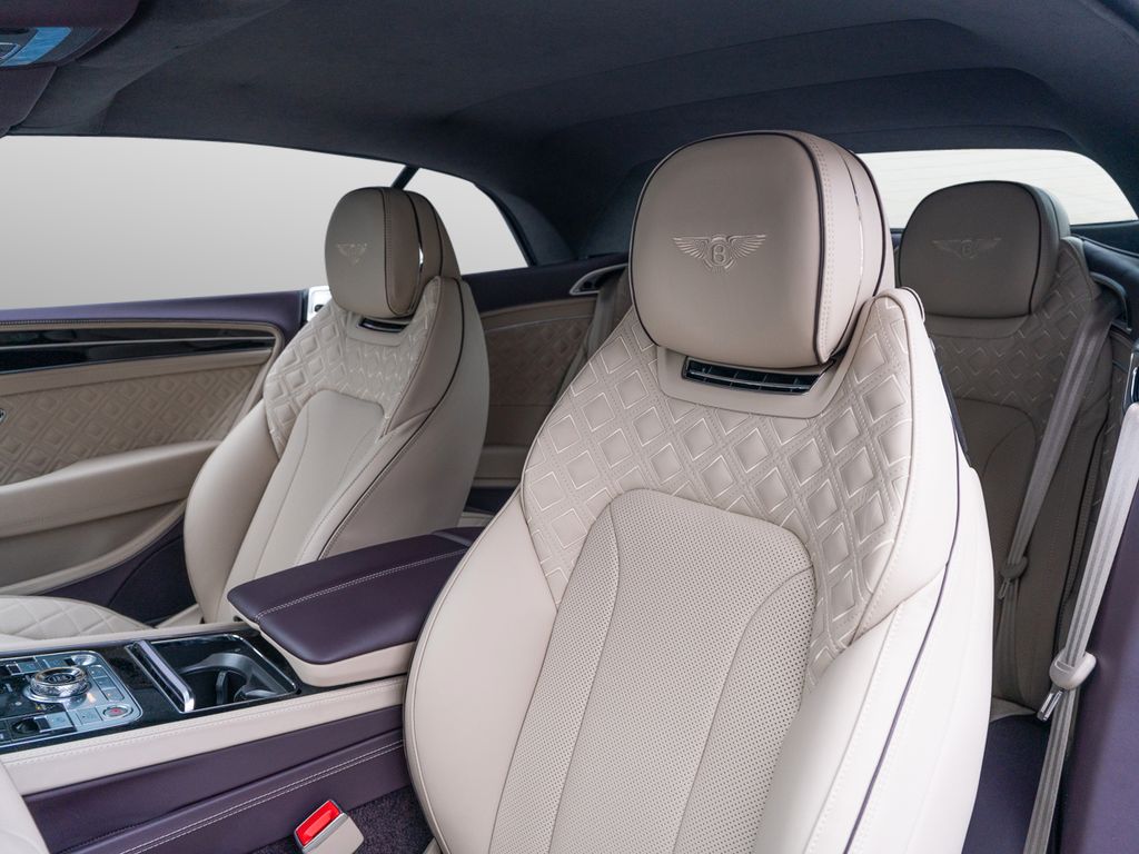 Bentley Continental GTC 2024