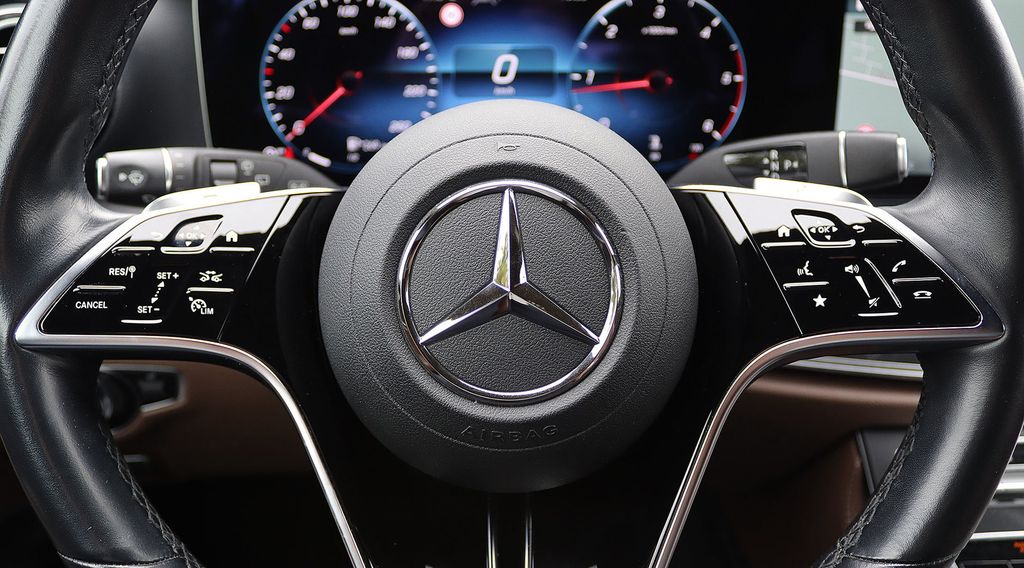 Mercedes-Benz E 220 2021