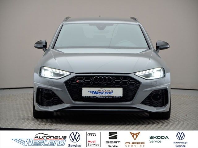 Audi RS4 2021