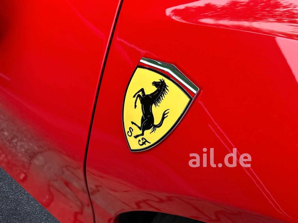 Ferrari SF90 2024