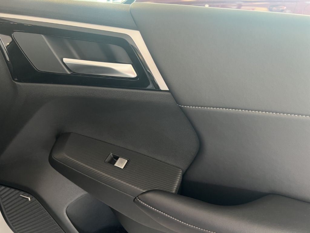 Mitsubishi Plug-in Hybrid Outlander 2025