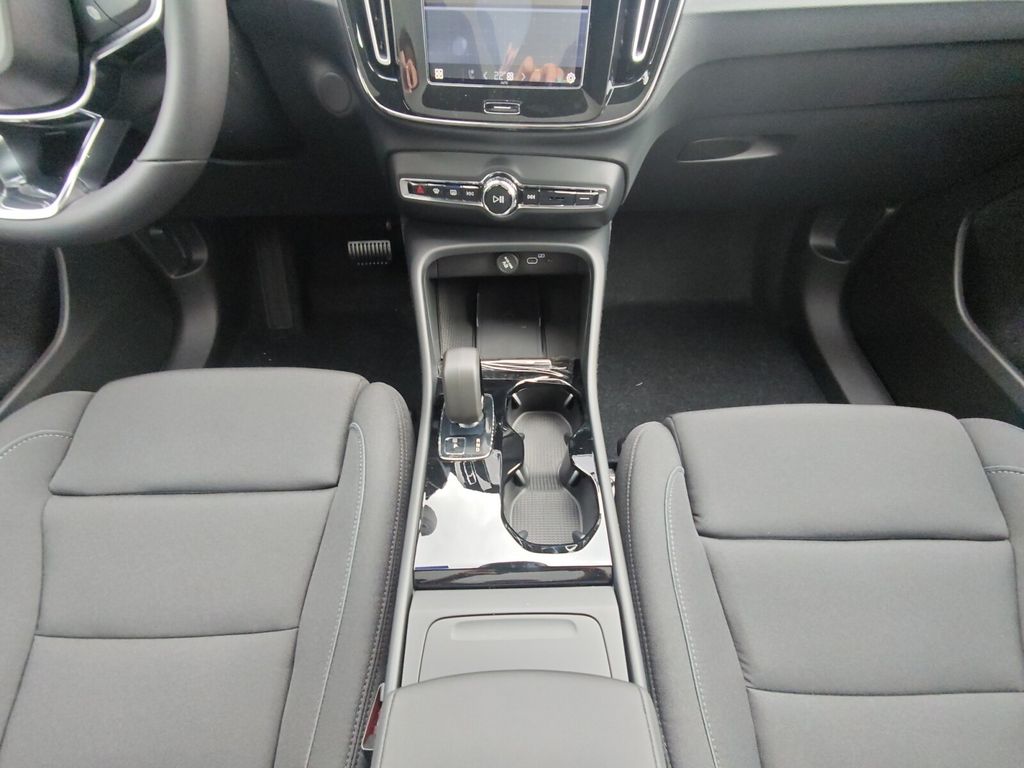Volvo C40 2025