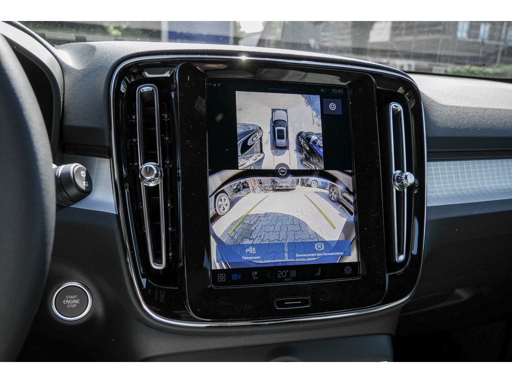 Volvo XC40 2025