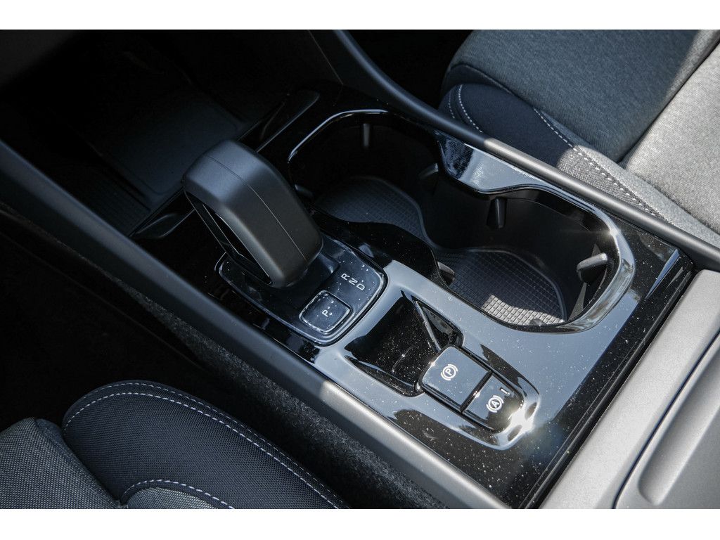 Volvo XC40 2025