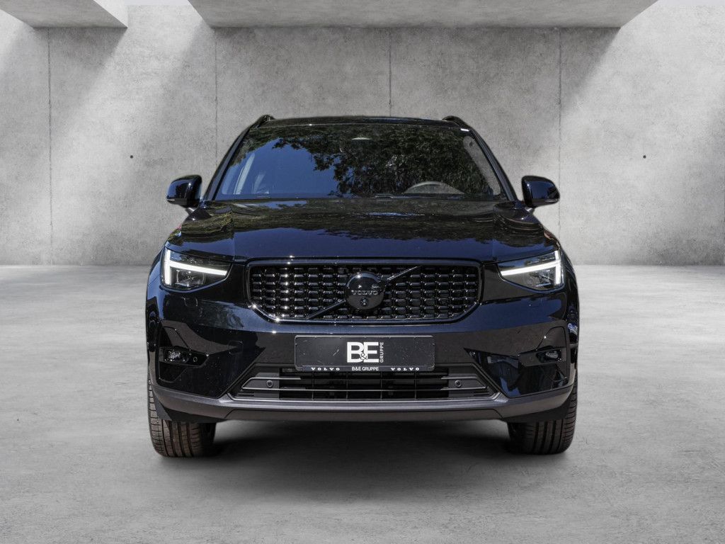 Volvo XC40 2025