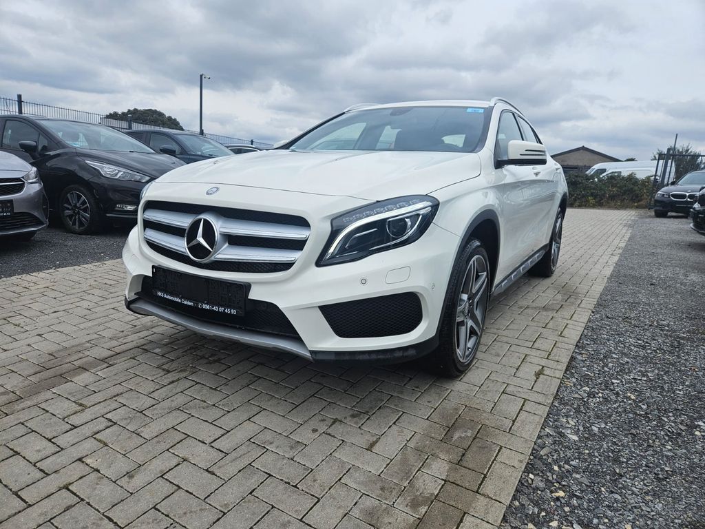 Mercedes-Benz GLA 200 2015
