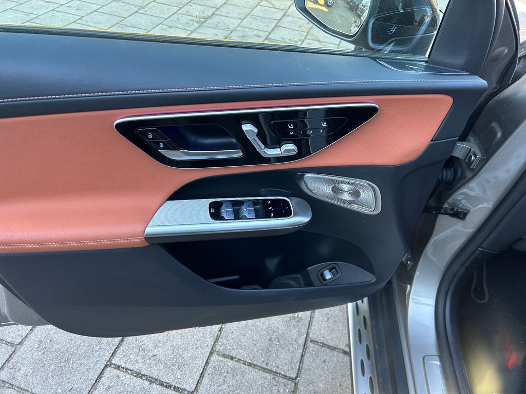 Mercedes-Benz GLC 300 2023