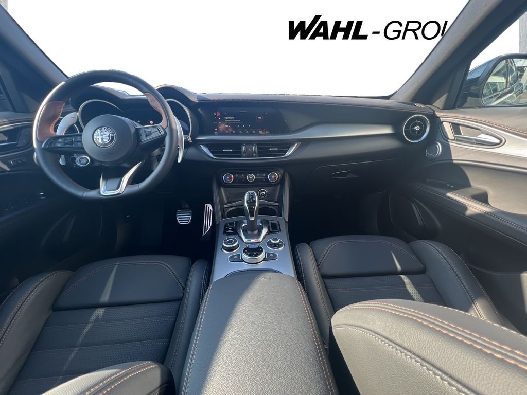 Alfa Romeo Stelvio 2025