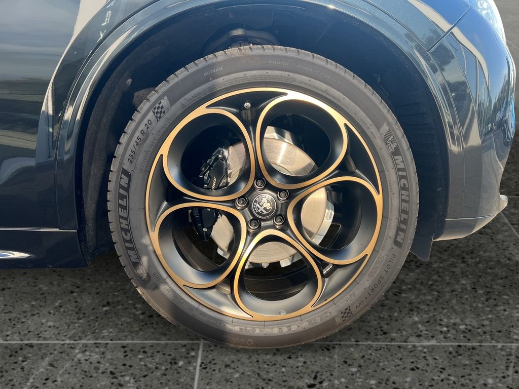 Alfa Romeo Stelvio 2025