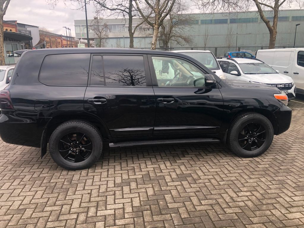 Toyota Land Cruiser 2013