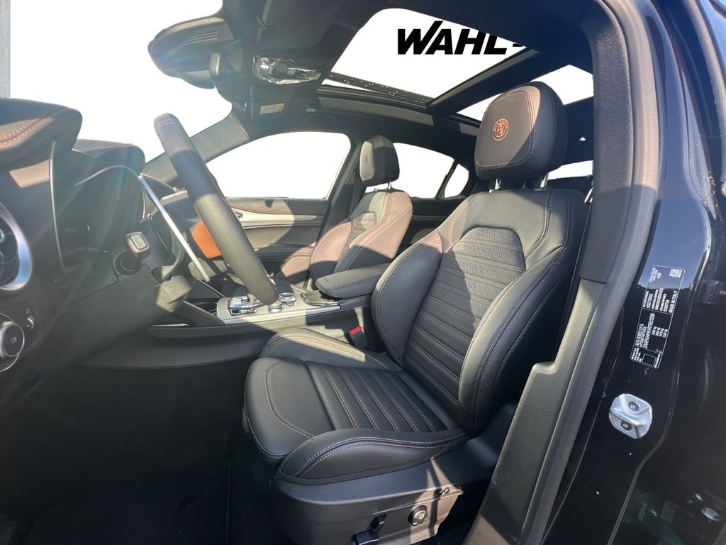 Alfa Romeo Stelvio 2025