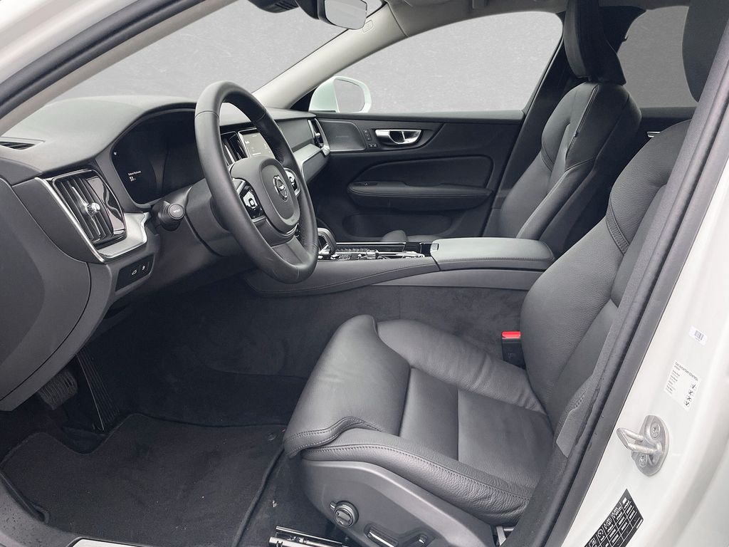 Volvo V60 2025