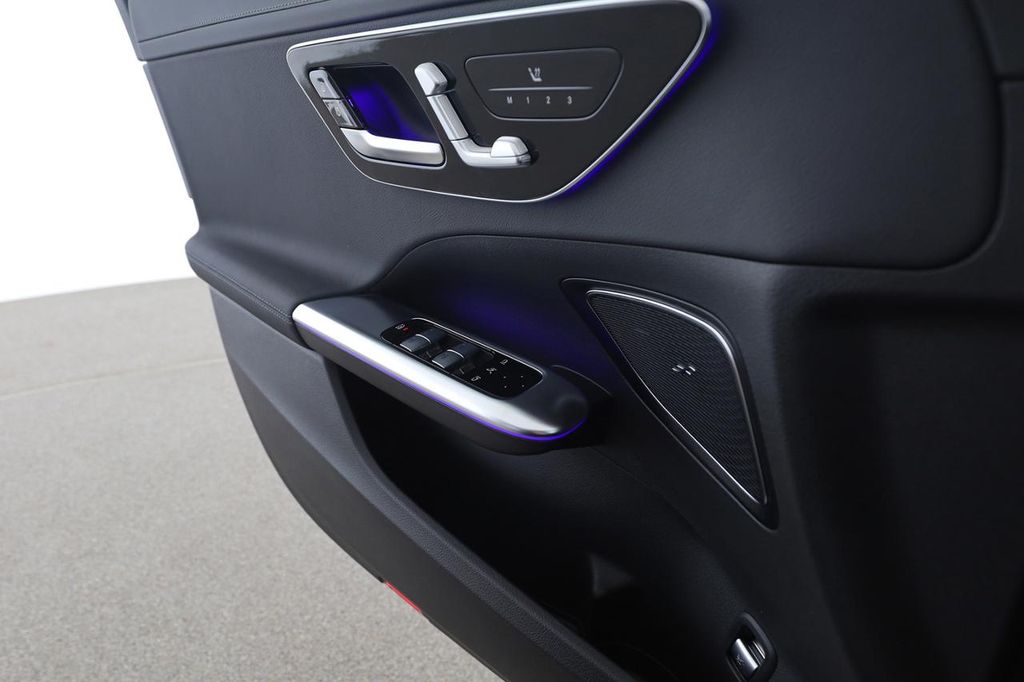 Mercedes-Benz C 200 2025