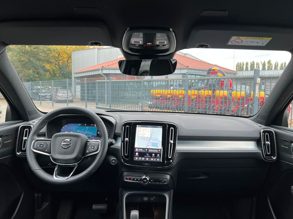 Volvo XC40 2025