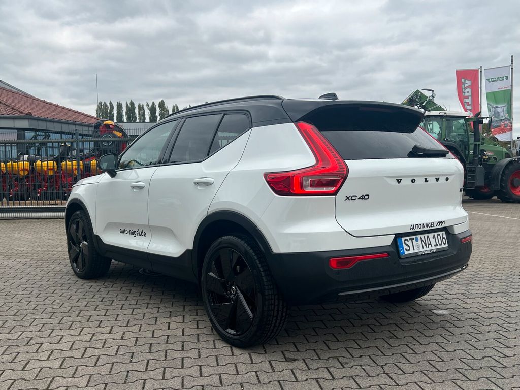 Volvo XC40 2025